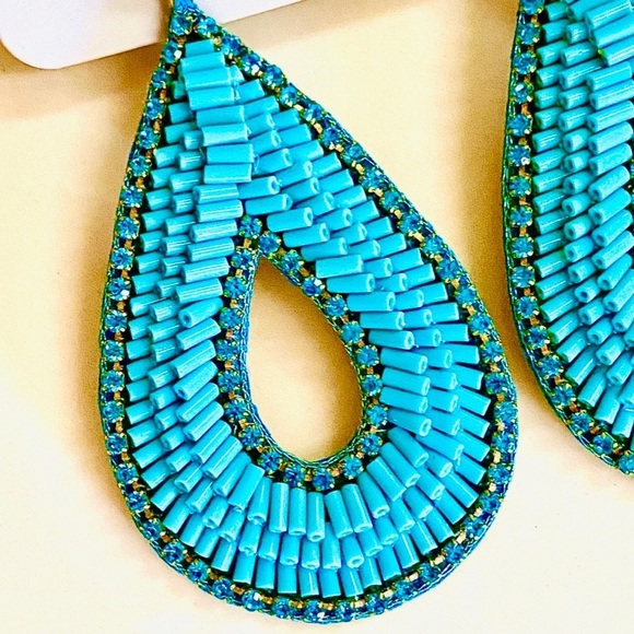 🌟 HOST PICK 🌟 Like New Anthropologie Deepa Gurnani Turquoise Hoop Chande… - Picture 13 of 15